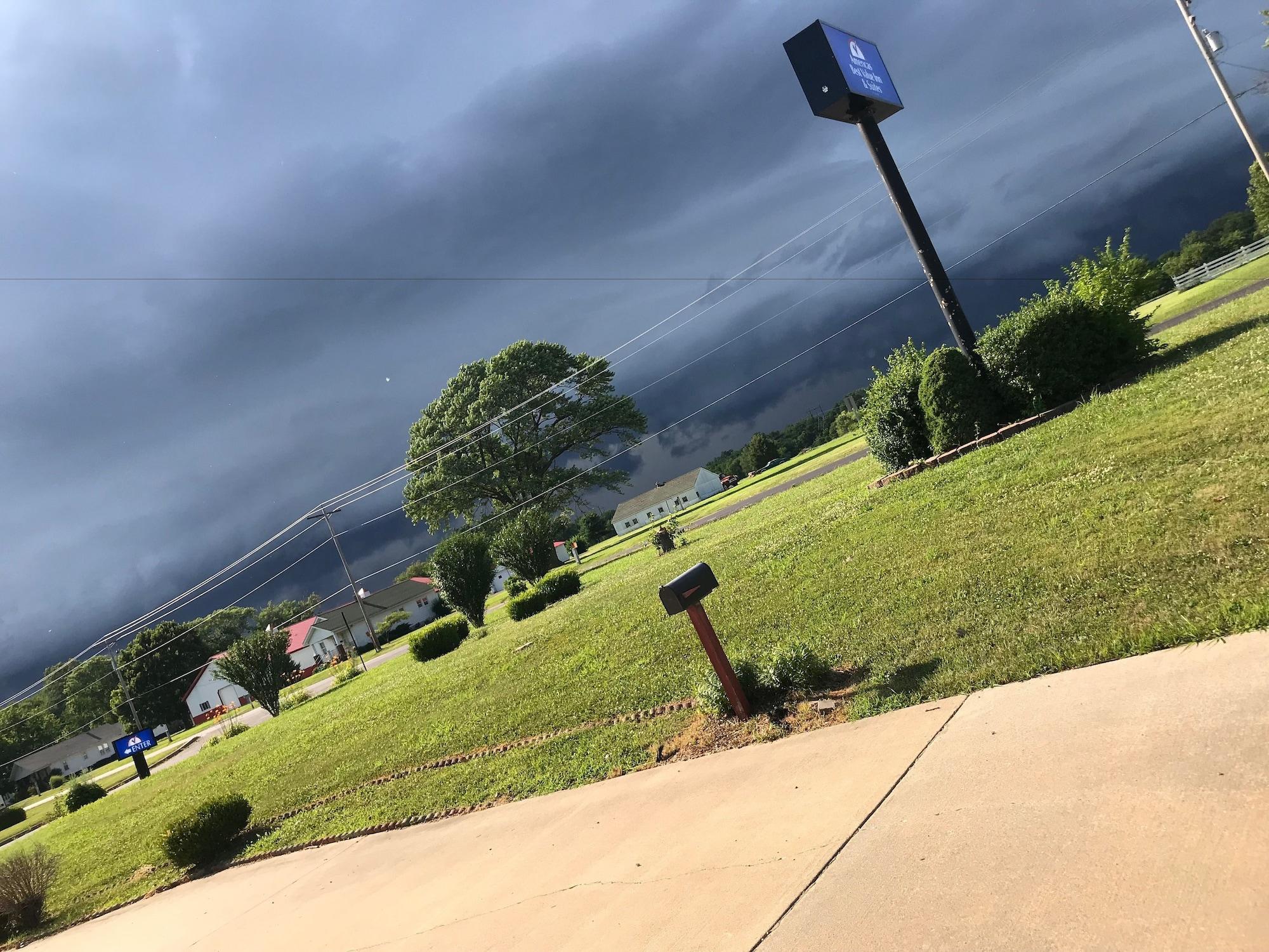 Pinckneyville Inn And Suites Buitenkant foto