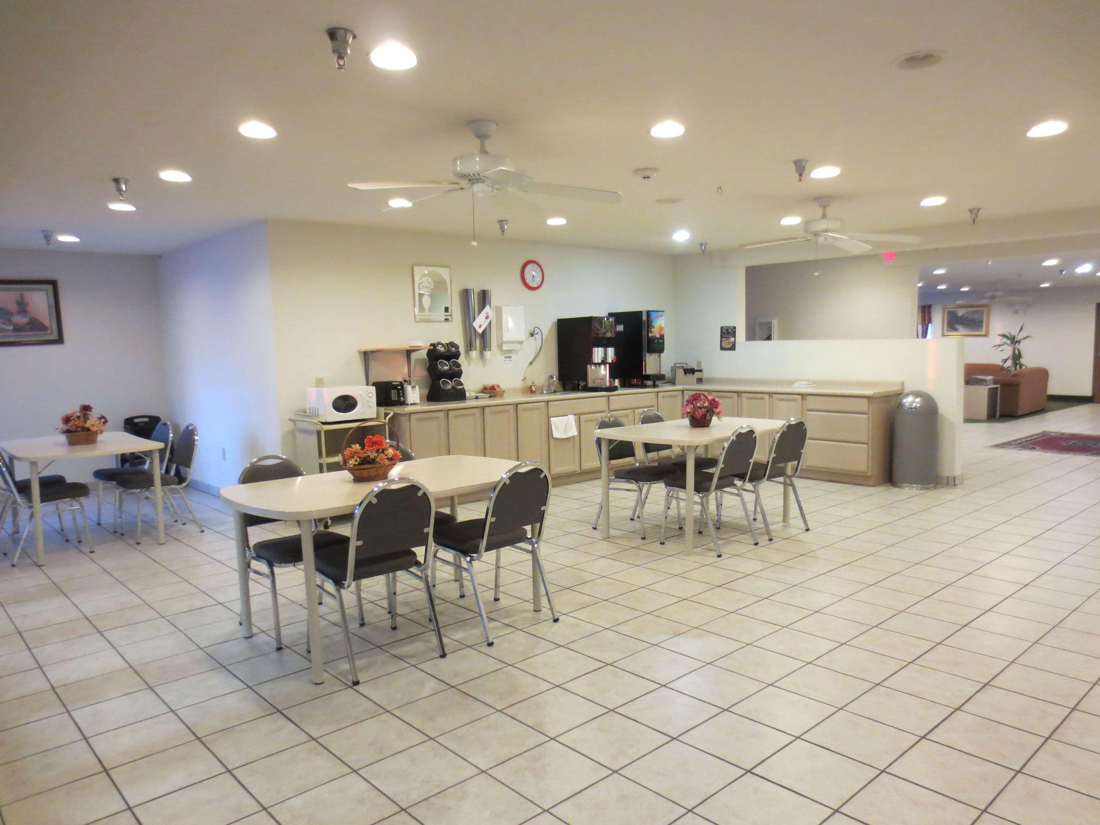Pinckneyville Inn And Suites Buitenkant foto