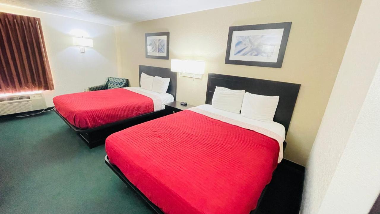 Pinckneyville Inn And Suites Buitenkant foto