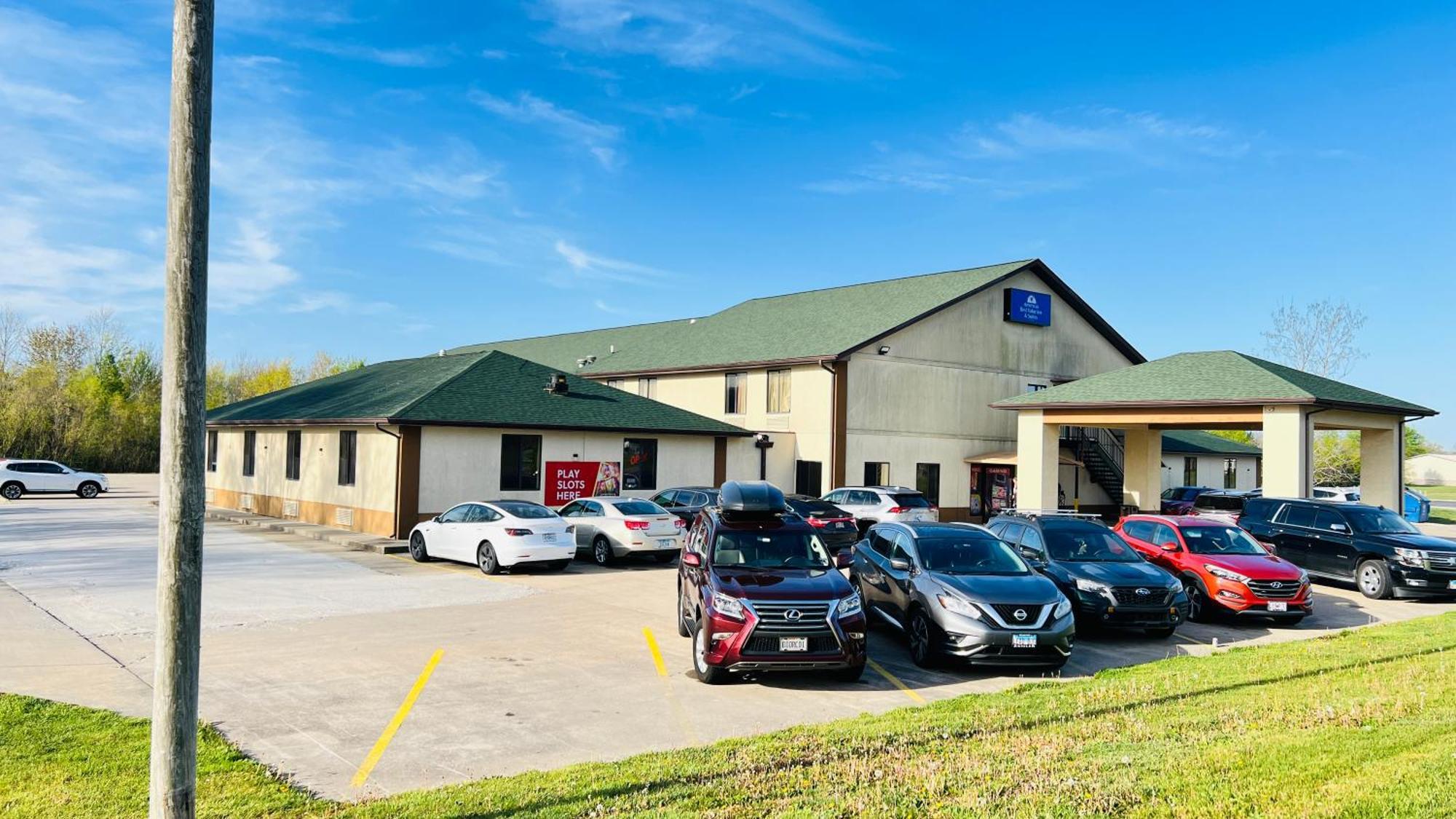 Pinckneyville Inn And Suites Buitenkant foto