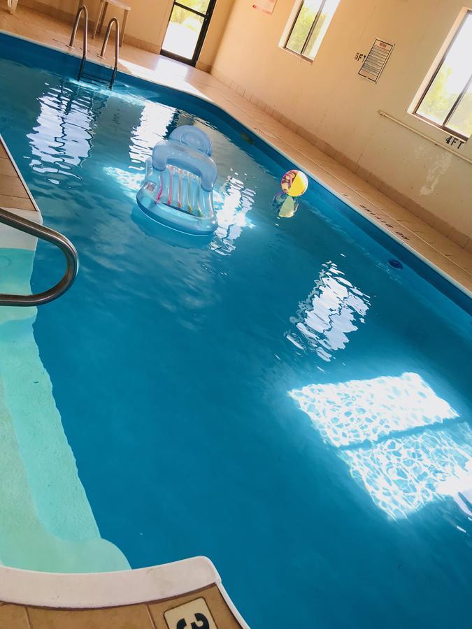 Pinckneyville Inn And Suites Buitenkant foto