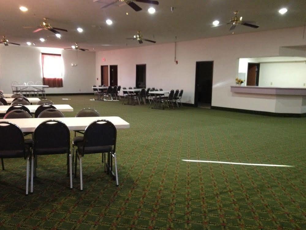 Pinckneyville Inn And Suites Buitenkant foto