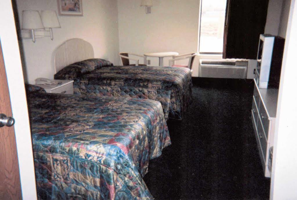 Pinckneyville Inn And Suites Buitenkant foto